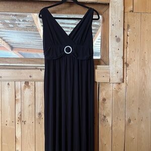 Olivia Matthews Black Sleeveless V-Neck Gown